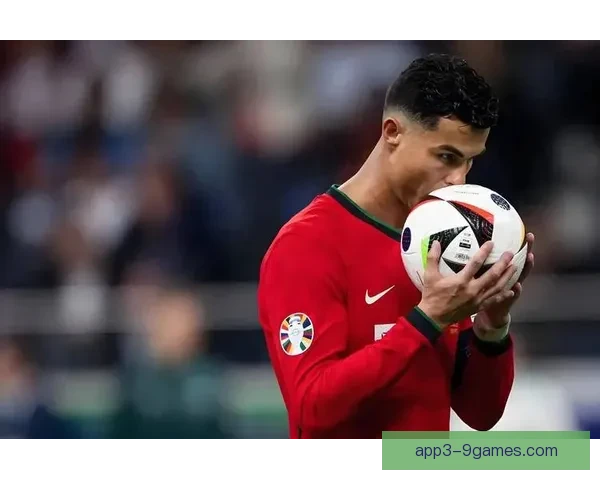 聚焦C罗孩子的成长轨迹与家庭影响力全景观察揭秘未来潜力与教育理念